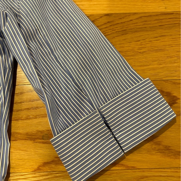 Set of 2 Liz Claiborne Stretch Blouses - Picture 5 of 11